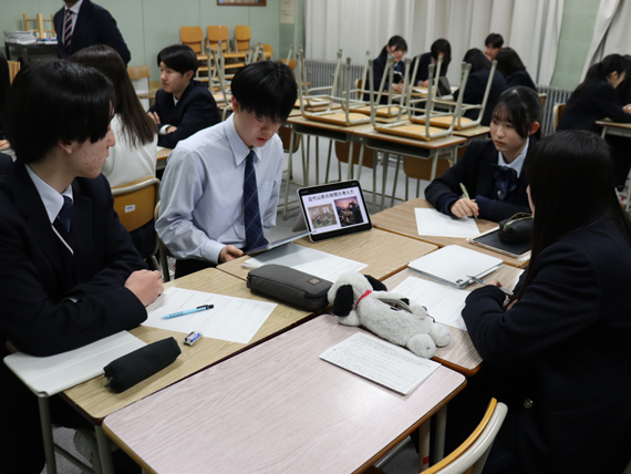 �����T��7